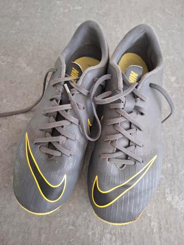 Nike voetbalsschoenen beschikbaar voor biedingen