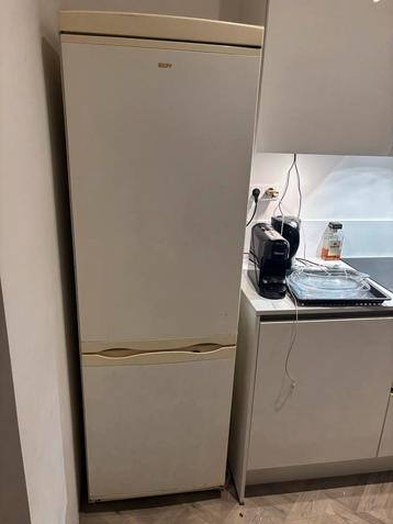 Gebruikte Koelkast beschikbaar voor biedingen