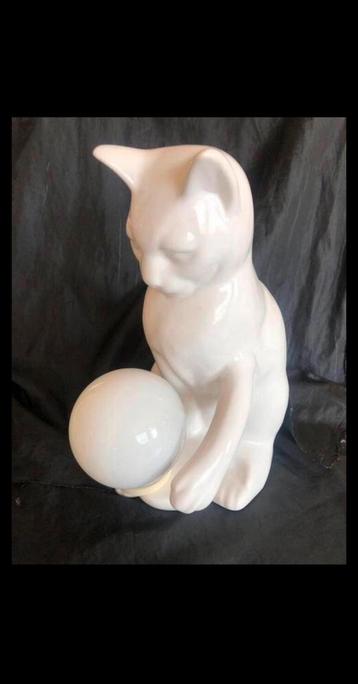 Zeldzame Vintage porcelein kat lamp Mid Century beschikbaar voor biedingen