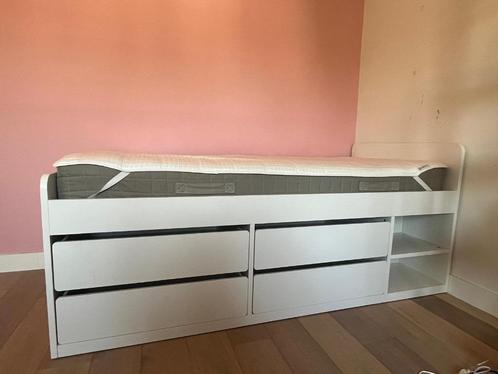 IKEA bed Släkt 90 x 200 cm incl. matras, Huis en Inrichting, Slaapkamer | Bedden, Zo goed als nieuw, Eenpersoons, 90 cm, 200 cm