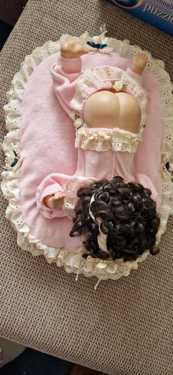 Vintage Porseleinen Pop met Roze Jurk beschikbaar voor biedingen
