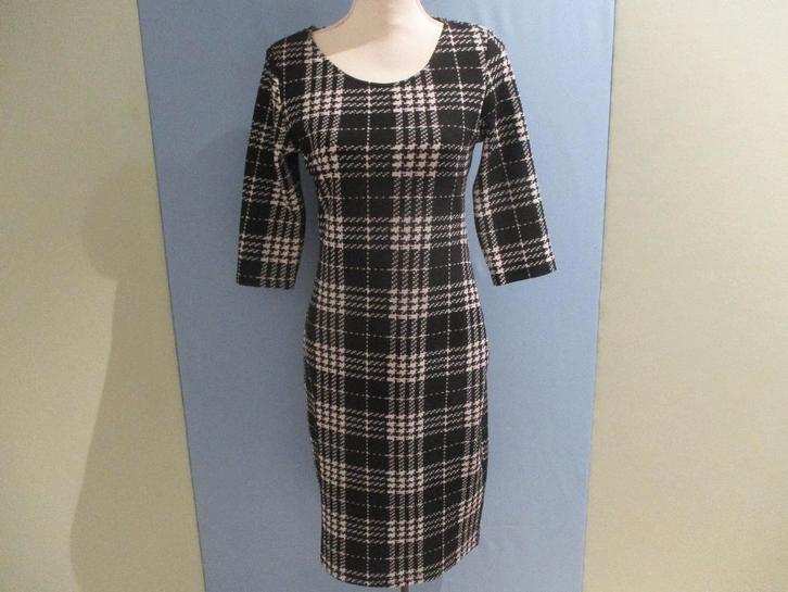 Smashed Lemon jurk maat 38 / M., Kleding | Dames, Jurken, Zo goed als nieuw, Maat 38/40 (M), Zwart, Onder de knie, Verzenden