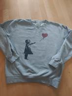 Grijze Banksy Trui. Sweater maat M/ L, Maat 42/44 (L), Ophalen of Verzenden, Onbekend, Grijs
