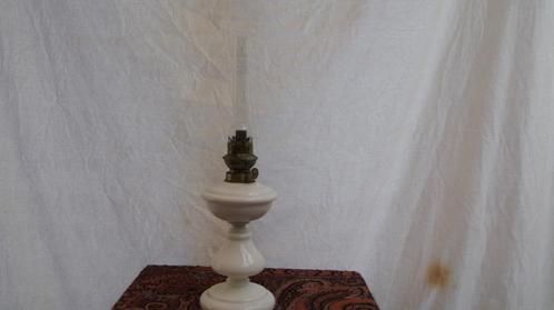 Opaline petroleum lamp, Antiek en Kunst, Antiek | Lampen, Verzenden