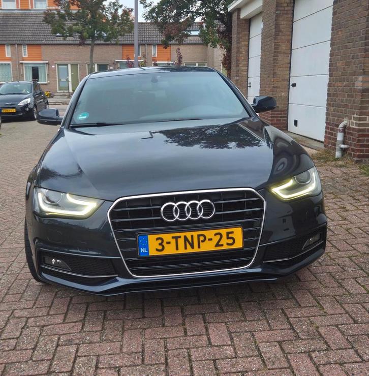 Audi A4  S-Line 1.8TFSI 2014 Blauw - Pano - B&O - S Line, Auto's, Audi, Particulier, A4, ABS, Airbags, Airconditioning, Alarm