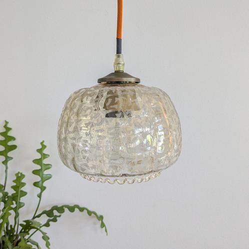 Oud vintage lampje met ‘nieuw’ messing / koper armatuur, Huis en Inrichting, Lampen | Hanglampen, Gebruikt, Minder dan 50 cm, Glas