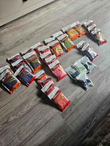 ️ Partij Hard Wax Beans – 15 kleuren, 32 zakjes beschikbaar voor biedingen