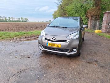 Toyota Verso-S 1.3 Vvt-i 2015 Bruin beschikbaar voor biedingen