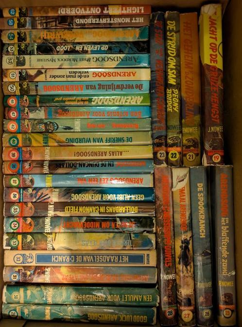 Tk 32 eerste drukken Arendsoog., Boeken, Avontuur en Actie, Gelezen, Ophalen of Verzenden