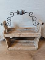 Brocante houten wandrek met metalen handvat, Ophalen of Verzenden, Gebruikt