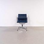 5x  Vitra Eames EA 108 Stoel Donkerblauw Leer – Chroom, Niet ingevuld, Niet ingevuld, Ophalen of Verzenden, Zo goed als nieuw
