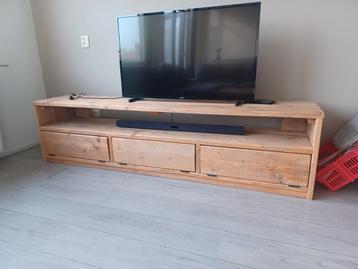 Houten TV Meubel met Opbergruimte beschikbaar voor biedingen