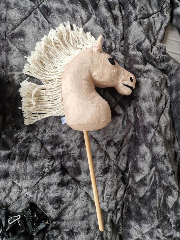 Hobby horse Popcorn met stal en toebehoren, Kinderen en Baby's, Speelgoed | Hobbelfiguren, Gebruikt, Ophalen