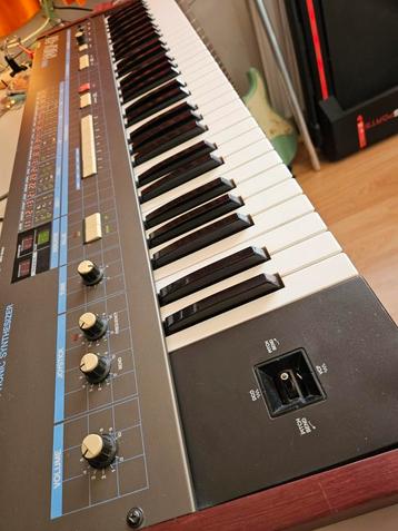Korg Poly-61 Synthesizer (nagekeken)  beschikbaar voor biedingen