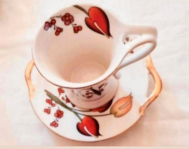 Japanse Yamasen Jamasen hoog kopje rode anthurium gouden, Antiek en Kunst, Antiek | Servies los, Ophalen of Verzenden