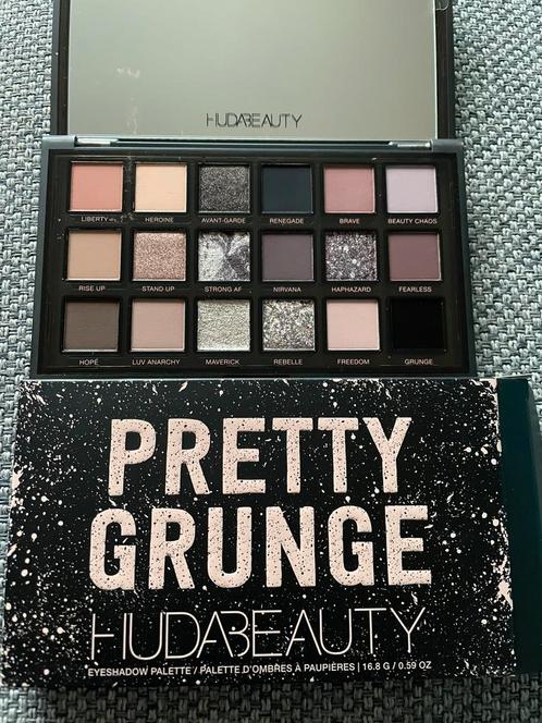 HUDA Beauty Pretty Grunge Eyeshadow palette-Nieuw! Origineel, Sieraden, Tassen en Uiterlijk, Uiterlijk | Cosmetica en Make-up