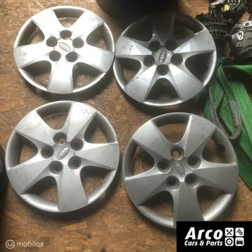 Kia Cee'd Wieldoppen Set 4 Stuks 15 Inch 2007-2012 beschikbaar voor biedingen