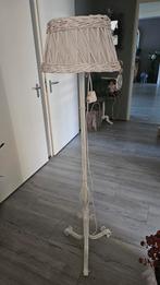 Stijlvolle staande lamp in goede staat, Huis en Inrichting, Lampen | Vloerlampen, Ophalen of Verzenden
