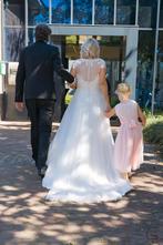 Prachtige trouwjurk off White  met kant en tule,sleepje, Ophalen of Verzenden, Zo goed als nieuw, Wit, Trouwjurk