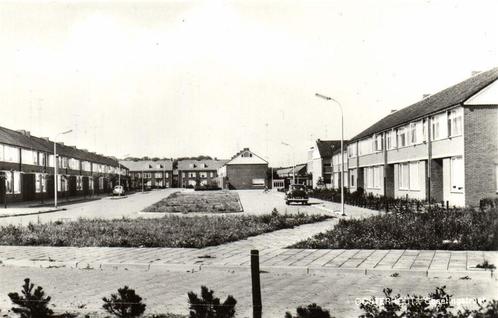 Oosterhout, Goselingstraat - VW-kever - ongelopen, Verzamelen, Ansichtkaarten | Nederland, Ongelopen, Noord-Brabant, 1940 tot 1960