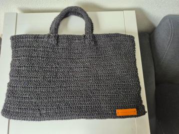 Zelfgehaakte handtas zwart/glitter beschikbaar voor biedingen