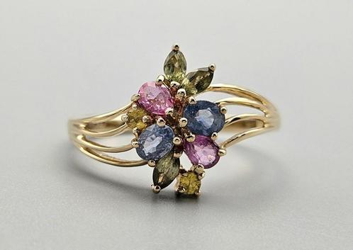 Gouden Vintage ring met groen amethist en saffier. 2024/189, Sieraden, Tassen en Uiterlijk, Ringen, Zo goed als nieuw, Dame of Heer