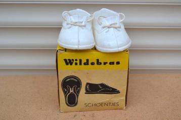 Mooie originele wildebras schoentjes in doosje NR 8279 beschikbaar voor biedingen