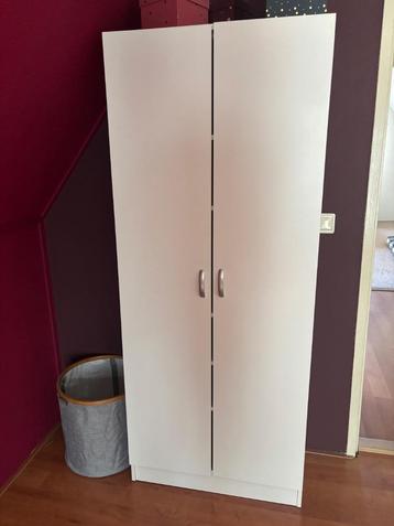 Kledingkast (multifunctionele kast)