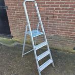 Aluminium trap huishoudtrap 4 trede Excelsior, Doe-het-zelf en Verbouw, Ladders en Trappen, Ophalen, Trap, Zo goed als nieuw, Opvouwbaar of Inschuifbaar