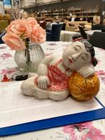 Houten Beeld Slapend Kind op Bal - Handgesneden Decoratie, Ophalen of Verzenden