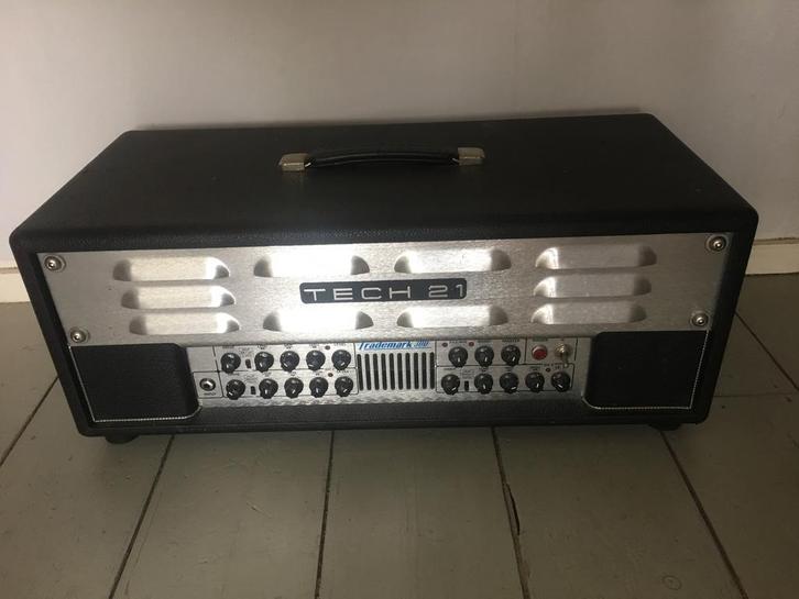 Tech21 trademark300 amplifier head, Muziek en Instrumenten, Versterkers | Bas en Gitaar, Gebruikt, 100 watt of meer, Ophalen of Verzenden