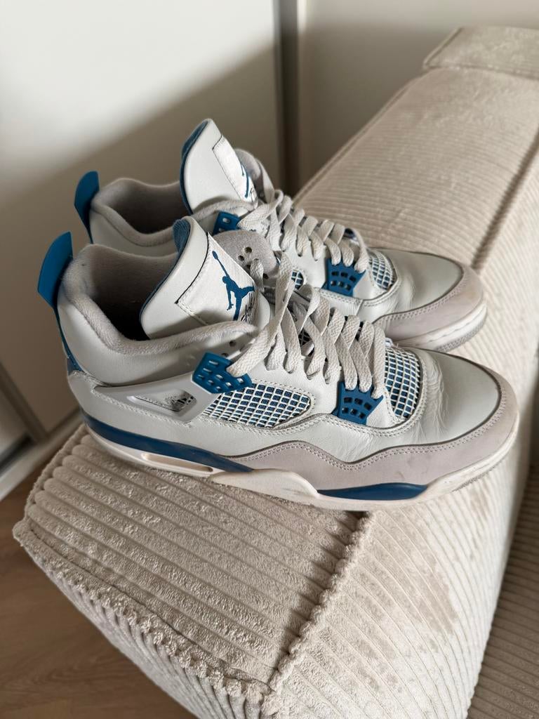 Jordan 4 Retro Military Blue, Ophalen of Verzenden, Zo goed als nieuw, Wit, Sneakers of Gympen