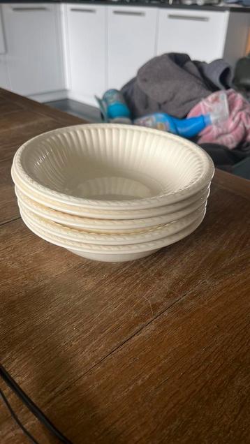 Wedgwood Edme pap / dessert schaaltje Ø 15,8 cm hoog 4,4 cm beschikbaar voor biedingen