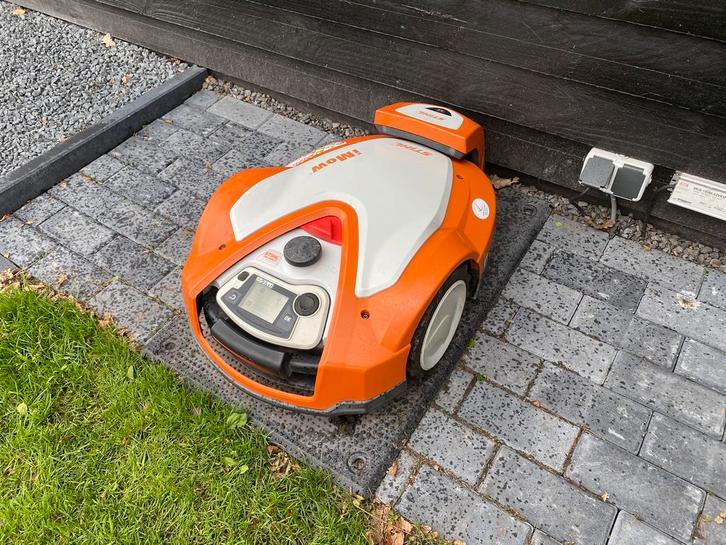 Nette STIHL Imow RMI 632 P Robotmaaier tot wel 4000m2!, Tuin en Terras, Robotmaaiers, Gebruikt, Meer dan 25 cm, Met regensensor