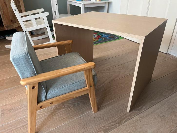 Petit Amélie kinderfauteuil en kinderbureau “retro”, Kinderen en Baby's, Kinderkamer | Tafels en Stoelen, Zo goed als nieuw, Stoel(en)