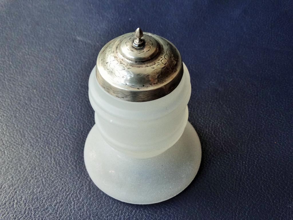 Opaline theebus / zwavelstokhouder zilveren deksel Nederland, Antiek en Kunst, Verzenden