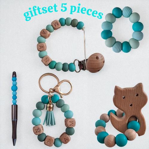 5 delige gepersonaliseerde naam geschenkset turquoise poes, Kinderen en Baby's, Kraamcadeaus en Geboorteborden, Nieuw, Kraamcadeau