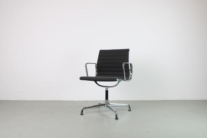 Vitra EA 103 stoel, donker grijs, Huis en Inrichting, Stoelen, Nieuw, Eén, Metaal, Stof, Grijs, Ophalen