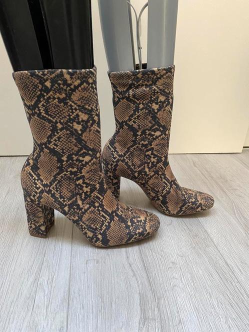 Gave snakeprint laarzen van H&M maat 38, Kleding | Dames, Schoenen, Zo goed als nieuw, Lage of Enkellaarzen, Zwart, Ophalen of Verzenden