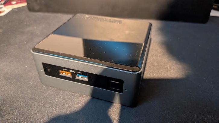 Intel Nuc mini PC - Windows 11, Computers en Software, Barebones, Zo goed als nieuw, Ophalen of Verzenden