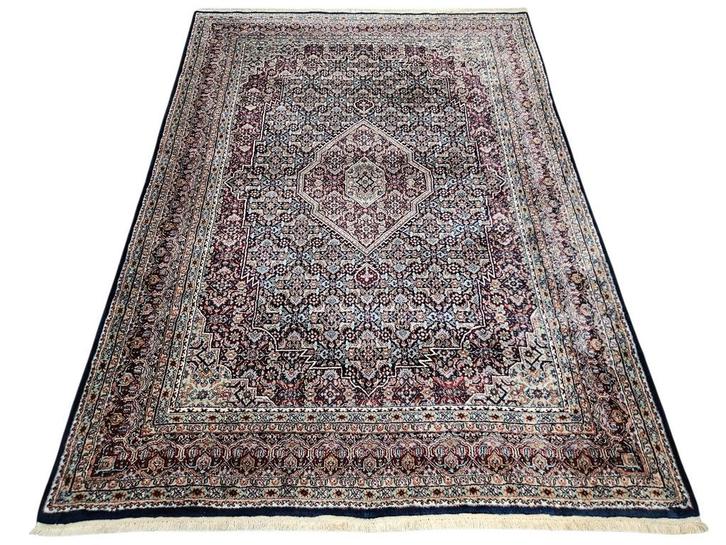 Handmade Persian wool Bidjar carpet medallion blue 178x271cm, Huis en Inrichting, Stoffering | Tapijten en Kleden, Zo goed als nieuw