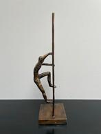 Antiek bronzen beeld ladder beklimmer, Ophalen of Verzenden, Brons