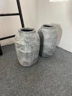 2 Grote Betonlook Vazen, Huis en Inrichting, Ophalen, Steen, 50 tot 75 cm, Zwart