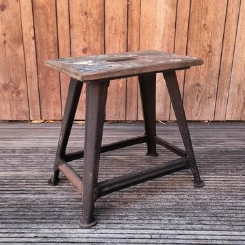 Rare Rowac stool 40 cm workshop stool Vintage Bauhaus Design beschikbaar voor biedingen
