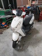 Peugeot kisbee Opknapper geel kenteken, Fietsen en Brommers, Ophalen, Gebruikt, Overige typen, Peugeot