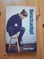 Beschadigd | Teunie Suijker | boek, Ophalen of Verzenden, Zo goed als nieuw, Teunie Suijker, Fictie