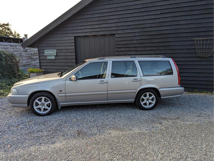 Volvo V70 2.5 Luxury-Line (bj 1999), Auto's, Volvo, Bedrijf, Te koop, V70, ABS, Airbags, Airconditioning, Alarm, Boordcomputer