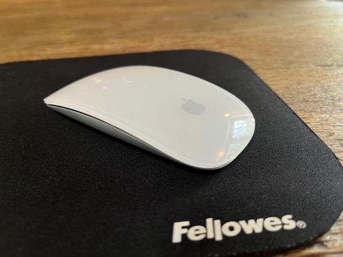 Apple Magic Mouse model A1296 met Fellowes muismat, Computers en Software, Muizen, Gebruikt, Muis, Linkshandig, Rechtshandig, Draadloos