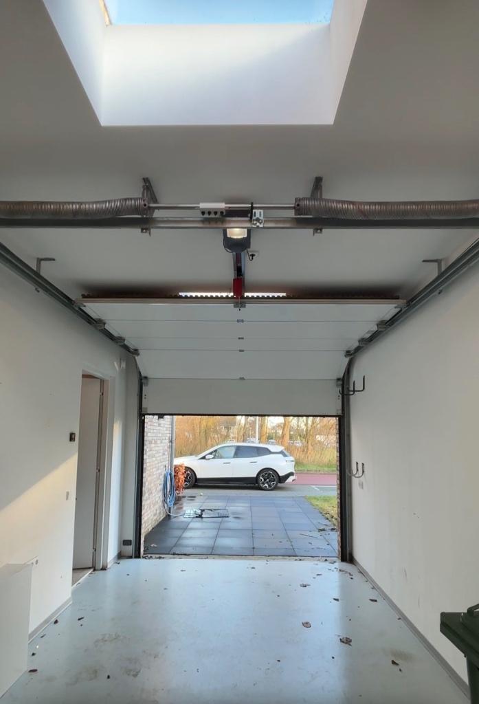 Automatische Garagedeur met Afstandsbediening, Doe-het-zelf en Verbouw, Deuren en Horren, Gebruikt, Garagedeur, 215 cm of meer