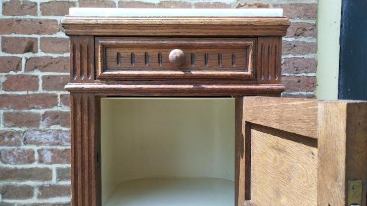 antieke Frans nachtkastje, uit ca. 1900 - eikenhout & marmer, Huis en Inrichting, Slaapkamer | Nachtkastjes, Gebruikt, 70 cm of meer